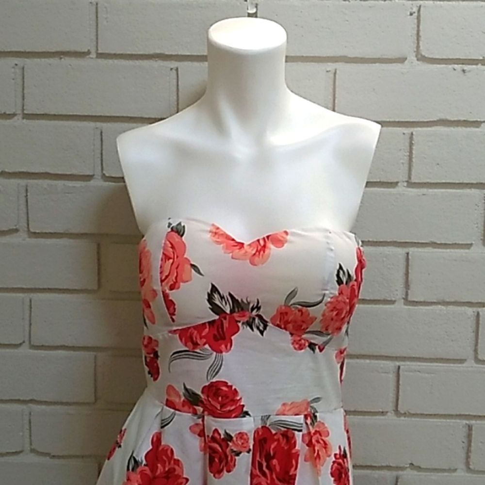 Say What? Strapless Floral Skater Style Mini Dress. Size Large NWOT - Picture 2 of 11